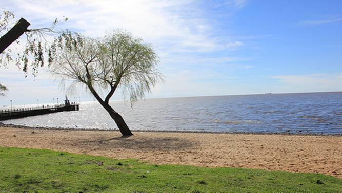 Paseo público costero, la playa que disfrutan los vecinos de San Isidro