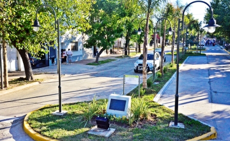 Luis Andreotti inauguró el nuevo Boulevard de la calle Carlos Casares