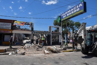 Tres locales de Pilar fueron destruidos tras una explosión por acumulación de gas