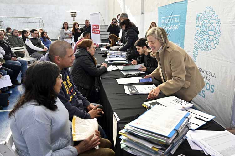 En el Club Talar Junior, el Municipio de Tigre y la Provincia de Buenos Aires realizaron la firma de escrituras no aranceladas para 152 familias
