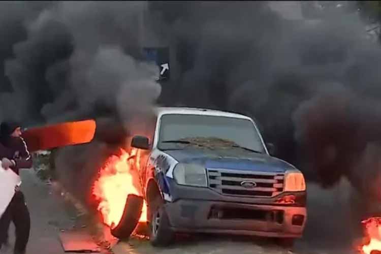 Repartidores Incendiaron Vehículos en Protesta por el Asesinato de Compañero en Tres de Febrero