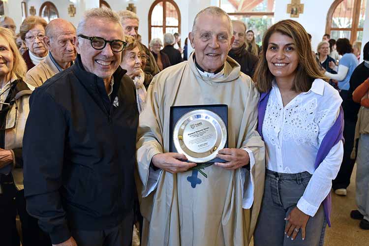 Julio Zamora acompañó la celebración de los 50 Años de Sacerdocio de Roberto Barón