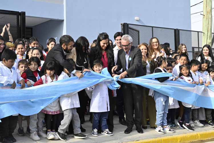 Julio Zamora inauguró la Escuela Primaria N°23 “Pablo Pizzurno” en Don Torcuato