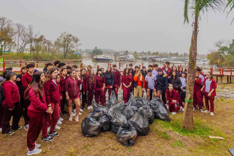 Estudiantes participan en la conservación de la Reserva Ecológica de San Fernando