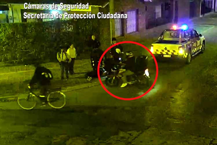 Motociclista embiste a ciclista en Don Torcuato, huye y luego regresa al lugar del accidente