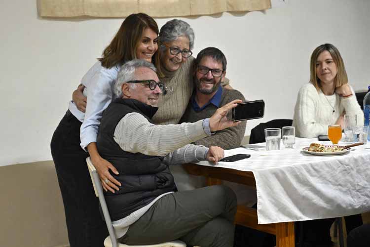 Julio Zamora acompañó el aniversario del Centro de Jubilados “Volver a Vivir” en El Talar