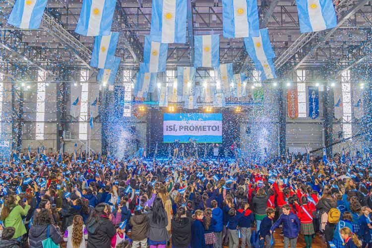 Juan Andreotti encabezó el acto de promesa de lealtad a la bandera en San Fernando