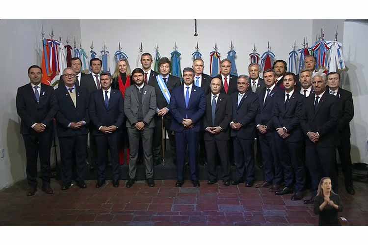 Javier Milei firmó el Pacto de Mayo con 18 gobernadores