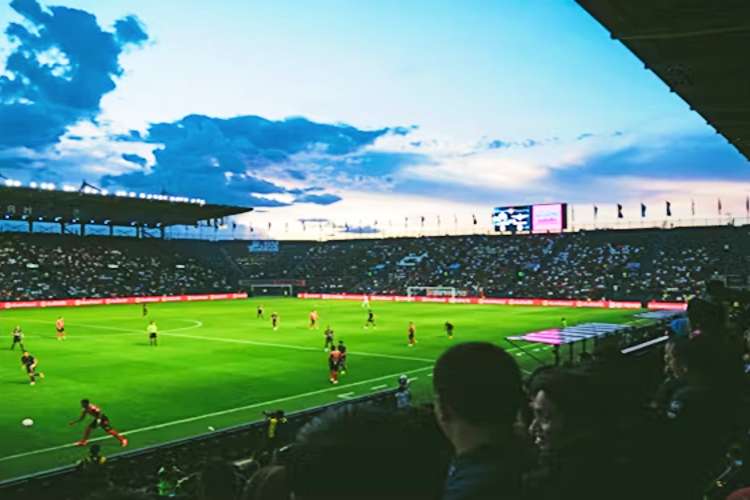 Apuestas deportivas y su fusión con el deporte, una tendencia en crecimiento en el fútbol argentino.