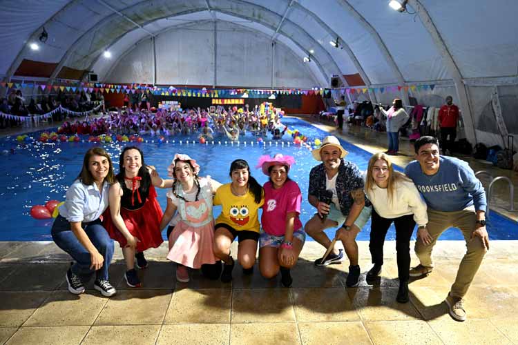 Comenzaron las galas temáticas de aquagym en los polideportivos de Tigre