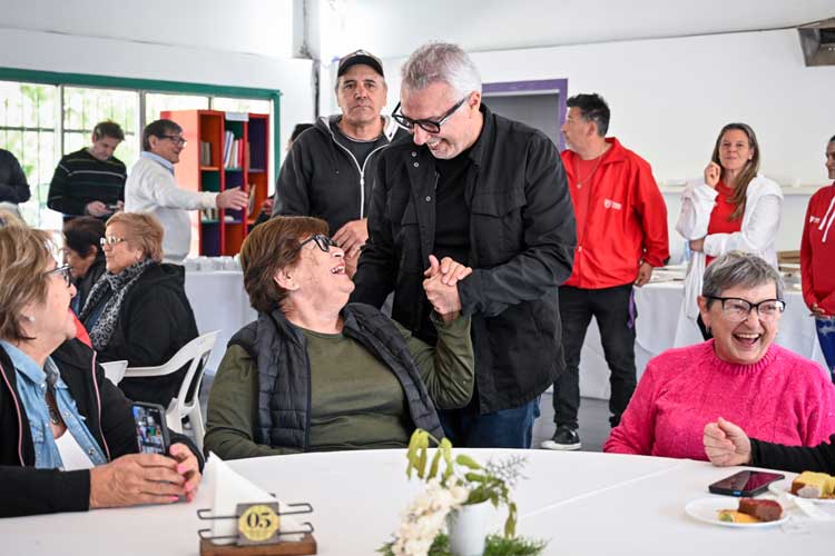 Julio Zamora fortalece el respaldo a los centros de jubilados en Tigre