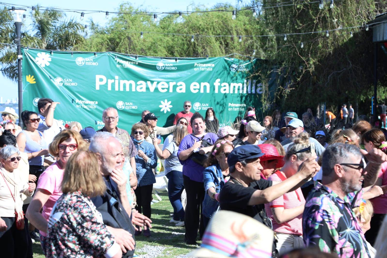 San Isidro celebró la primavera en Puerto Libre con más de 4.000 vecinos y diversas actividades para toda la familia