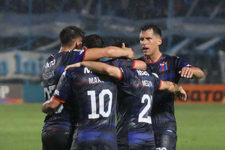 Tigre lo dio vuelta ante Atlético Tucumán y sueña con salir del descenso