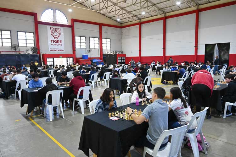 Tigre realizó su primer torneo de ajedrez escolar en el Polideportivo Mariano Moreno