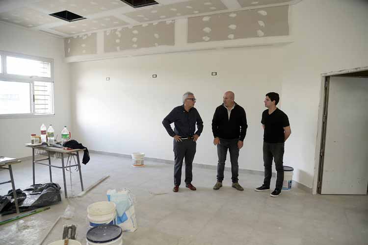 Julio Zamora supervisó las obras de ampliación en la Escuela Secundaria N° 32 de Benavídez