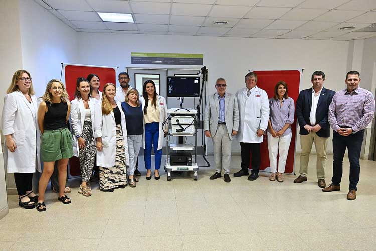 Julio Zamora presentó un nuevo videoendoscopio en el Hospital Materno Infantil de Tigre