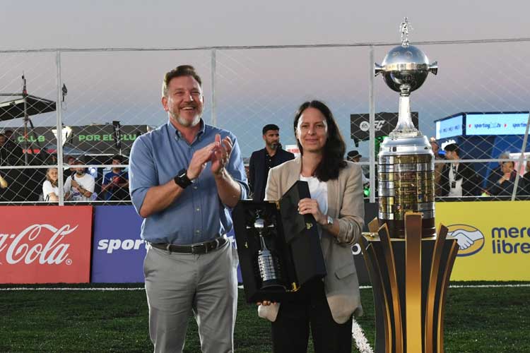 Se inauguró el Fan Zone de la Libertadores en el Paseo de la Costa de Vicente López