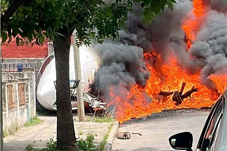 El despiste de un avión provoca un incendio en San Fernando