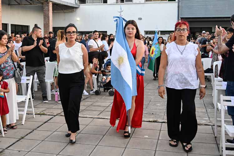 Graduados del Plan FinES celebraron su logro en el Centro Universitario Tigre