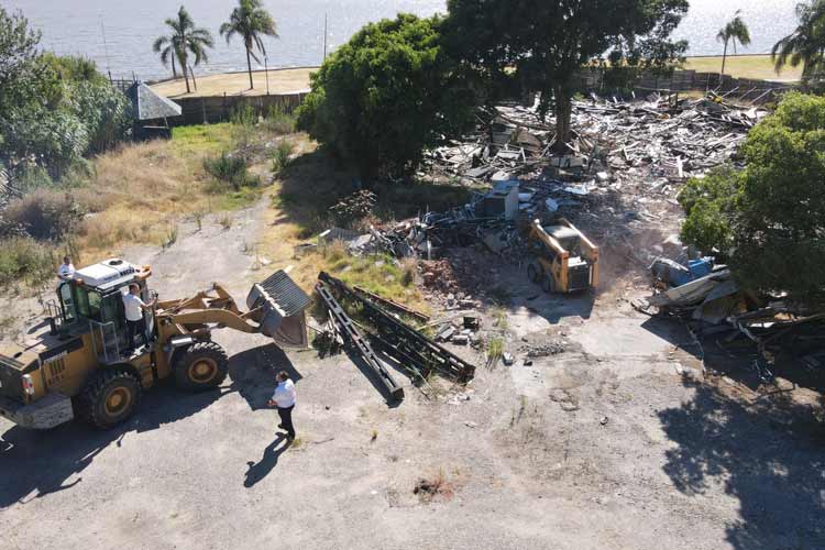 San Isidro comenzó la limpieza en la costa de Martínez tras la suspensión de un barrio privado