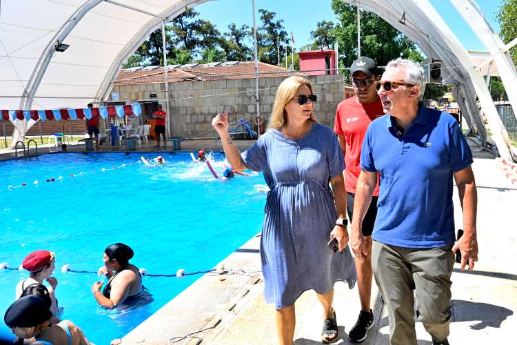 Julio Zamora visitó una Colonia de Verano en Don Torcuato